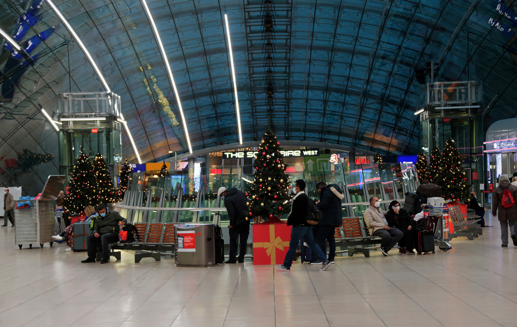 Flughafen Frankfurt - Fernbahnhof 