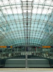 Flughafen Frankfurt -  Fernbahnhof - Glashalle 