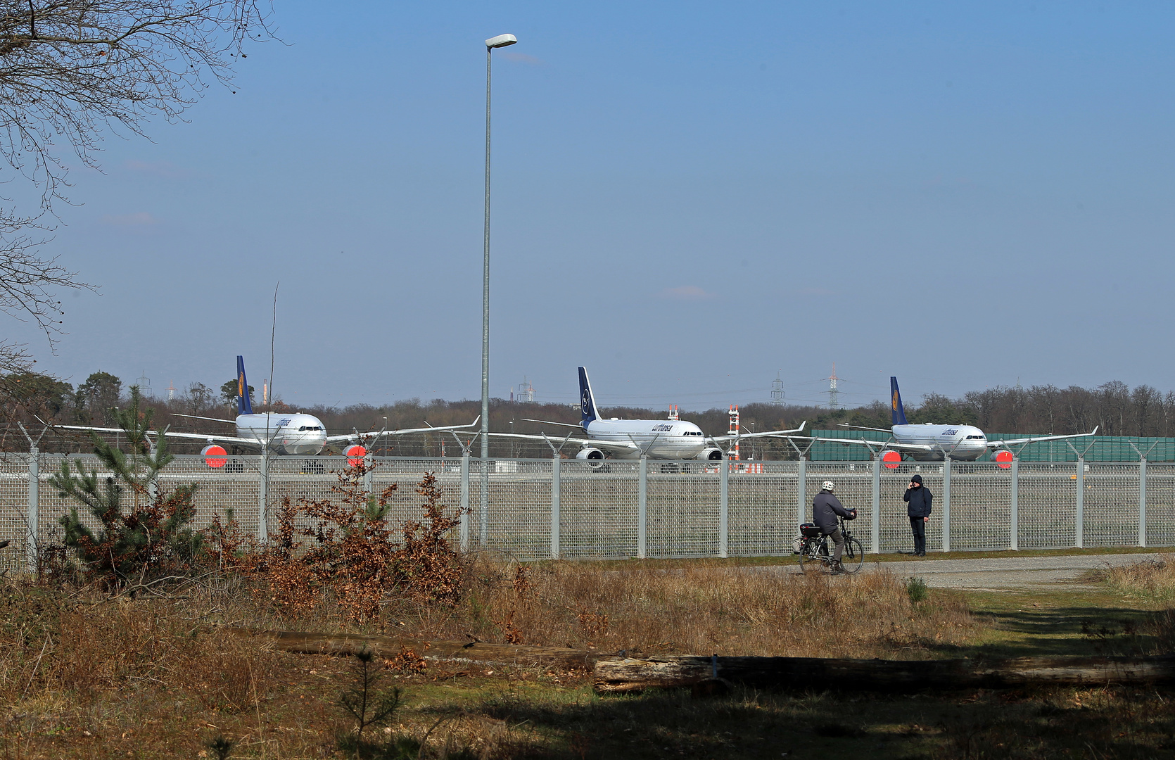 Flughafen Frankfurt - Landebahn - Corona -4-