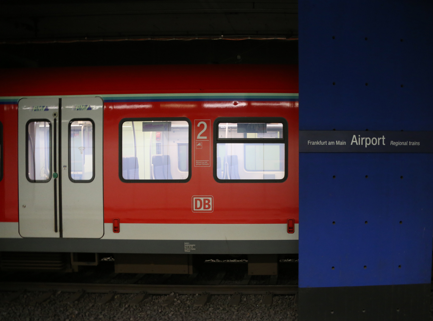 Flughafen Frankfurt - Regionalbahnhof - Corona -