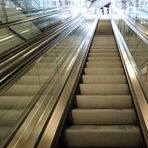 Flughafen Frankfurt - Rolltreppen - Corona