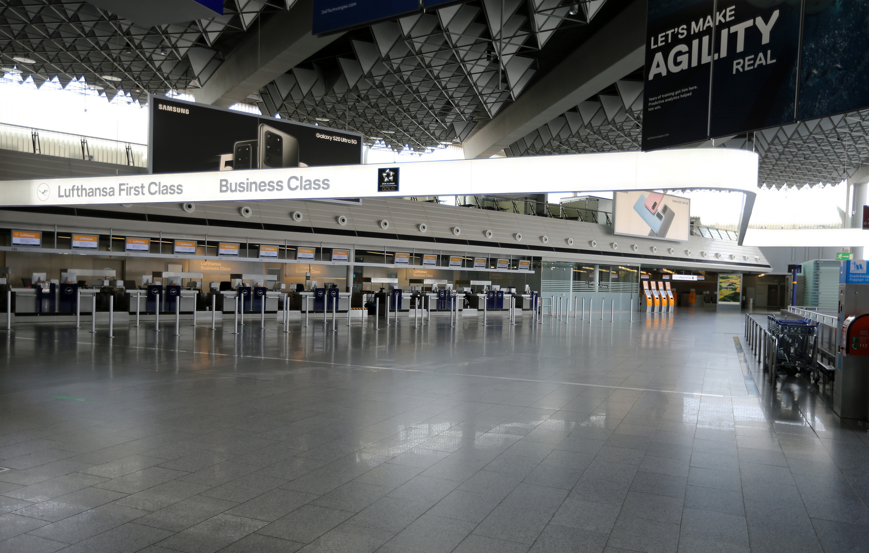 Flughafen Frankfurt - Terminal 1 - Halle A - Abflug - Corona -