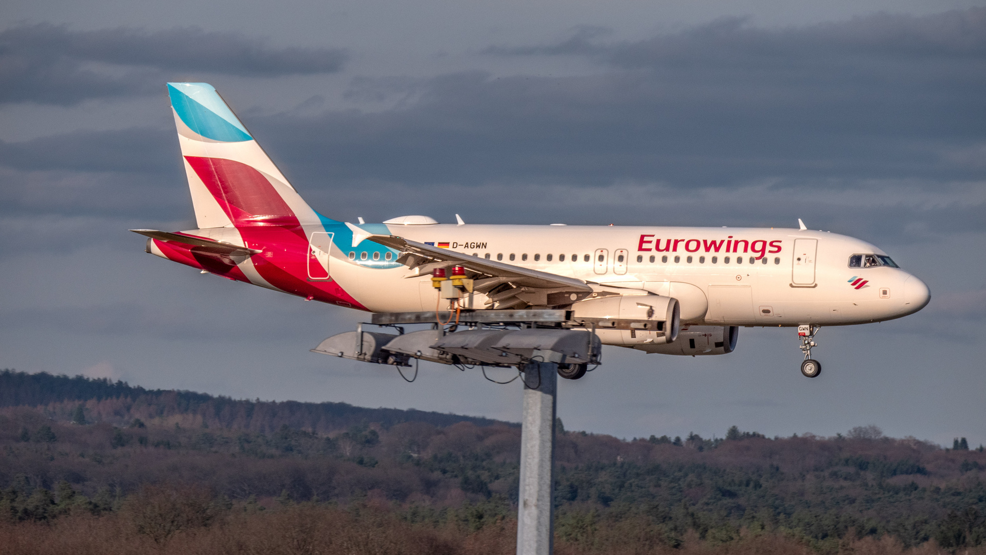 Flughafen Köln-Bonn,