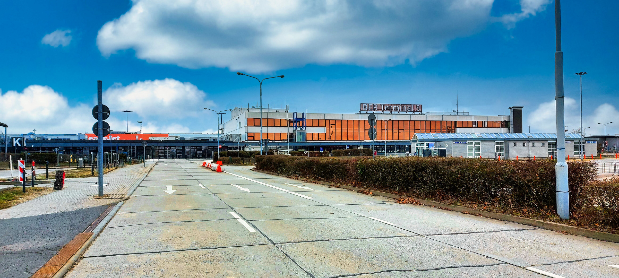 Flughafen ohne Menschen