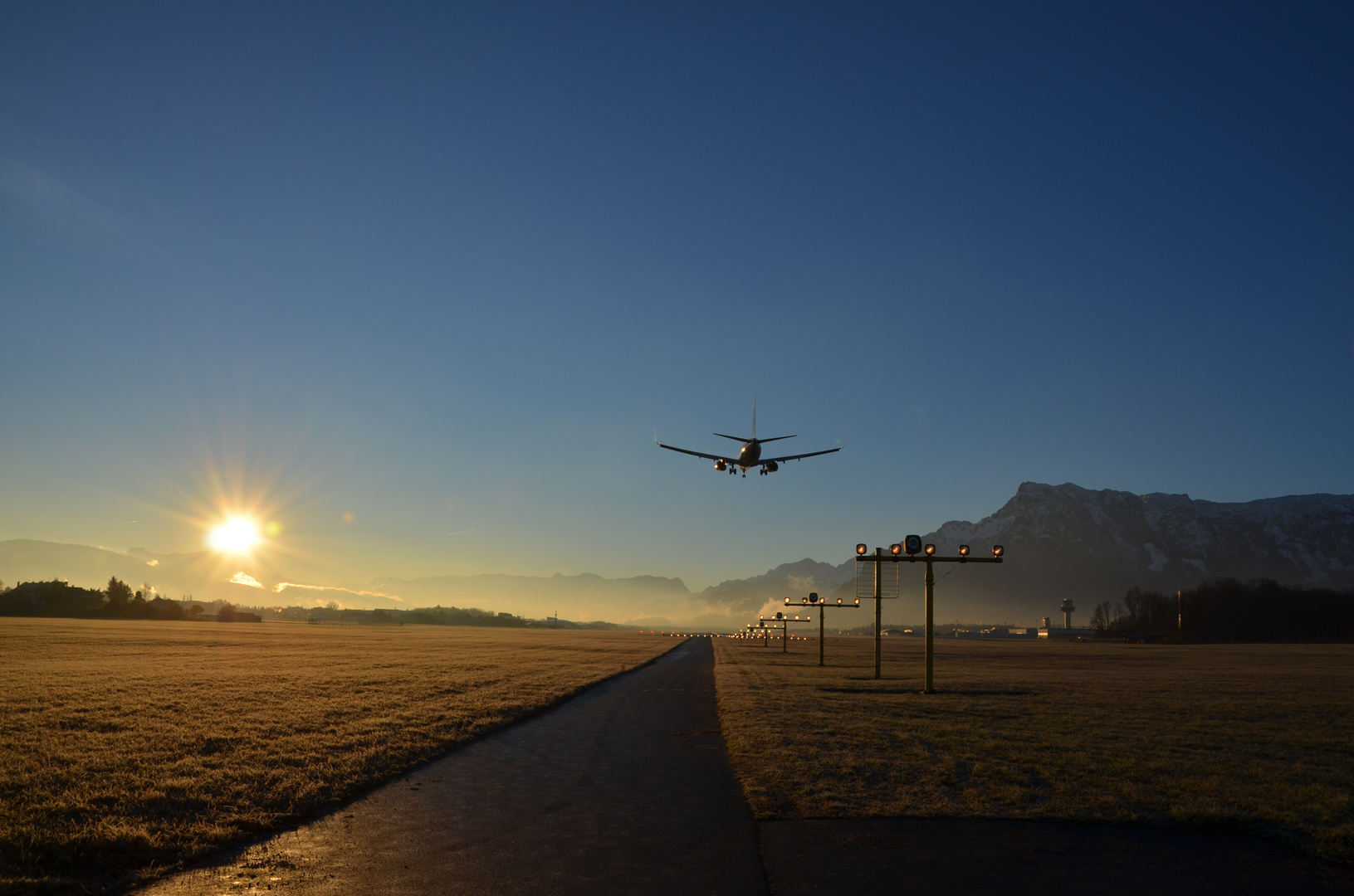 Flughafen Salzburg am Morgen