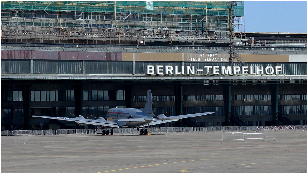 Flughafen Tempelhof - 164 feet