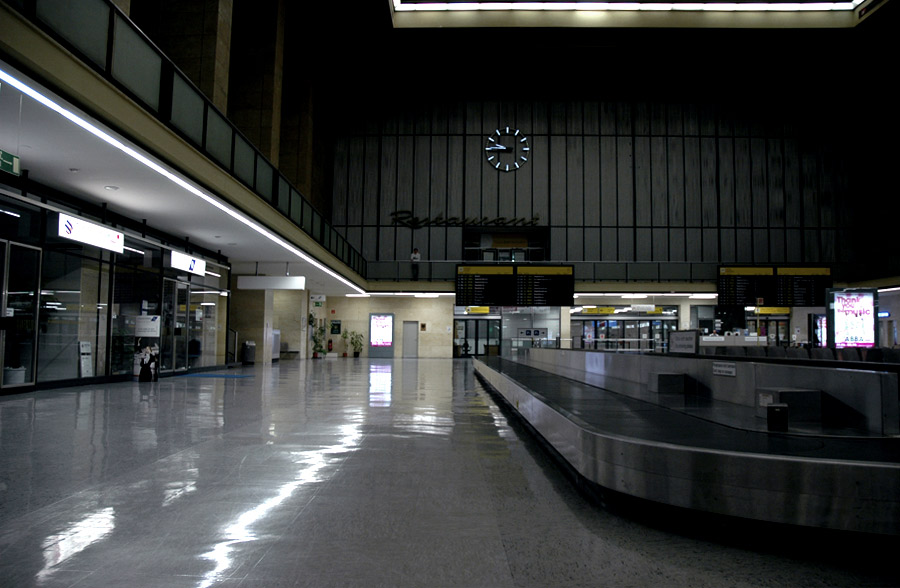 Flughafen Tempelhof und der einsame Reisende