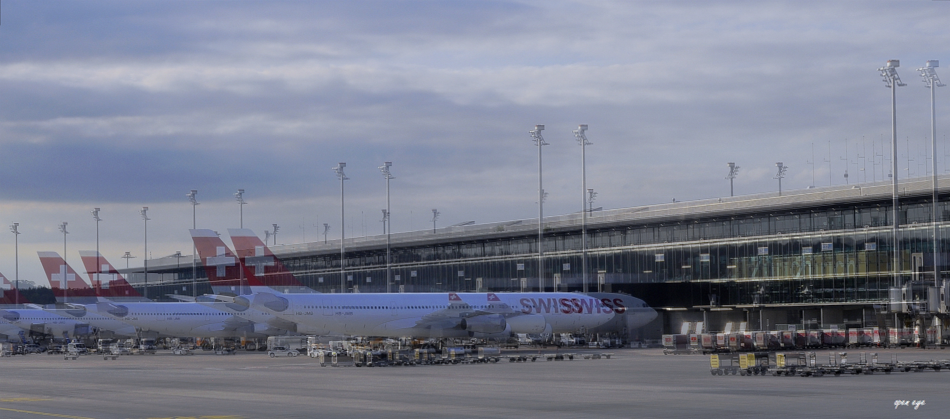 Flughafen Zürich -  3D Intertlaced Bild an einem Polfilter Monitor oder 3D TV anschauen.