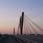 Flughafenbrücke Düsseldorf im Morgengrauen