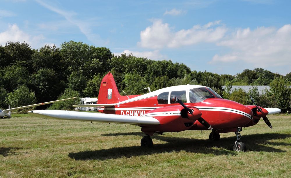 Flugplatzfest anläßlich des 50 Jährigen Bestehen der Northeimer Luftsportvereinigung.(7)