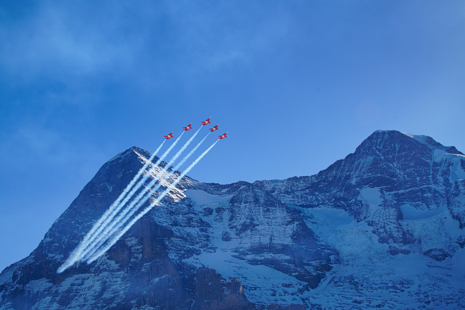 Flugshow an der Eigernordwand