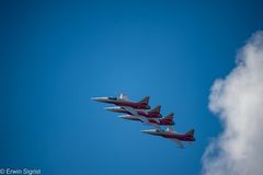 Flugshow der Patrouille Suisse über der Forch/Zürich (Schweiz)