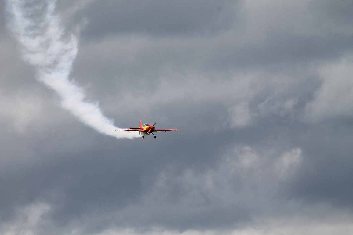 Flugshow Eudenbach- EXTRA 300L Hart am Limit