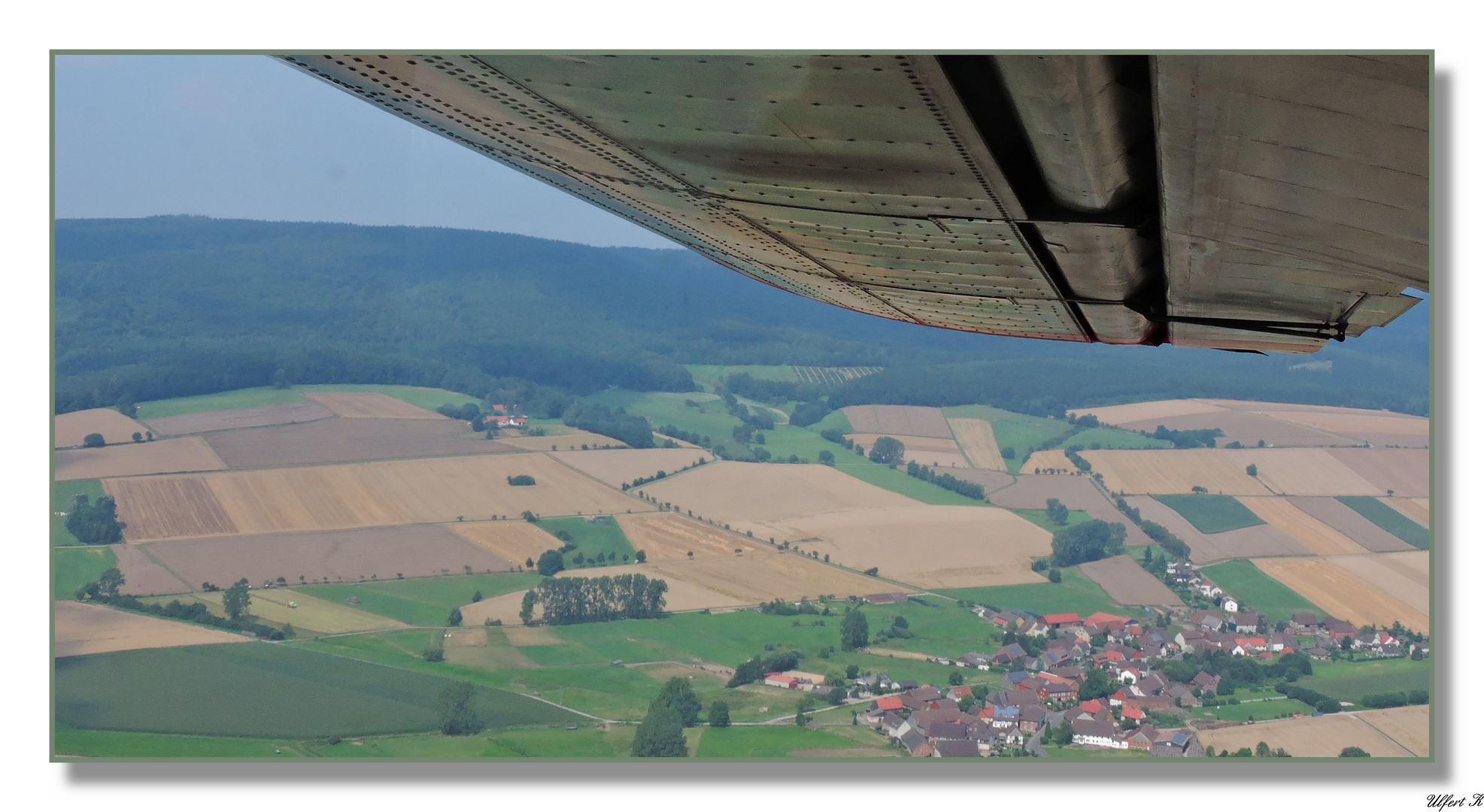 Flugtag in Uslar 2014 ; Flug mit der DO 27 über Wald und Flur (1)