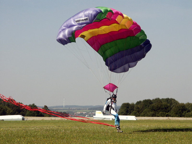 Flugtag Lauf/Lillinghof 2004 / noch 30 cm...