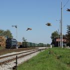 Flugverkehr am Bahnhof Rogoznica