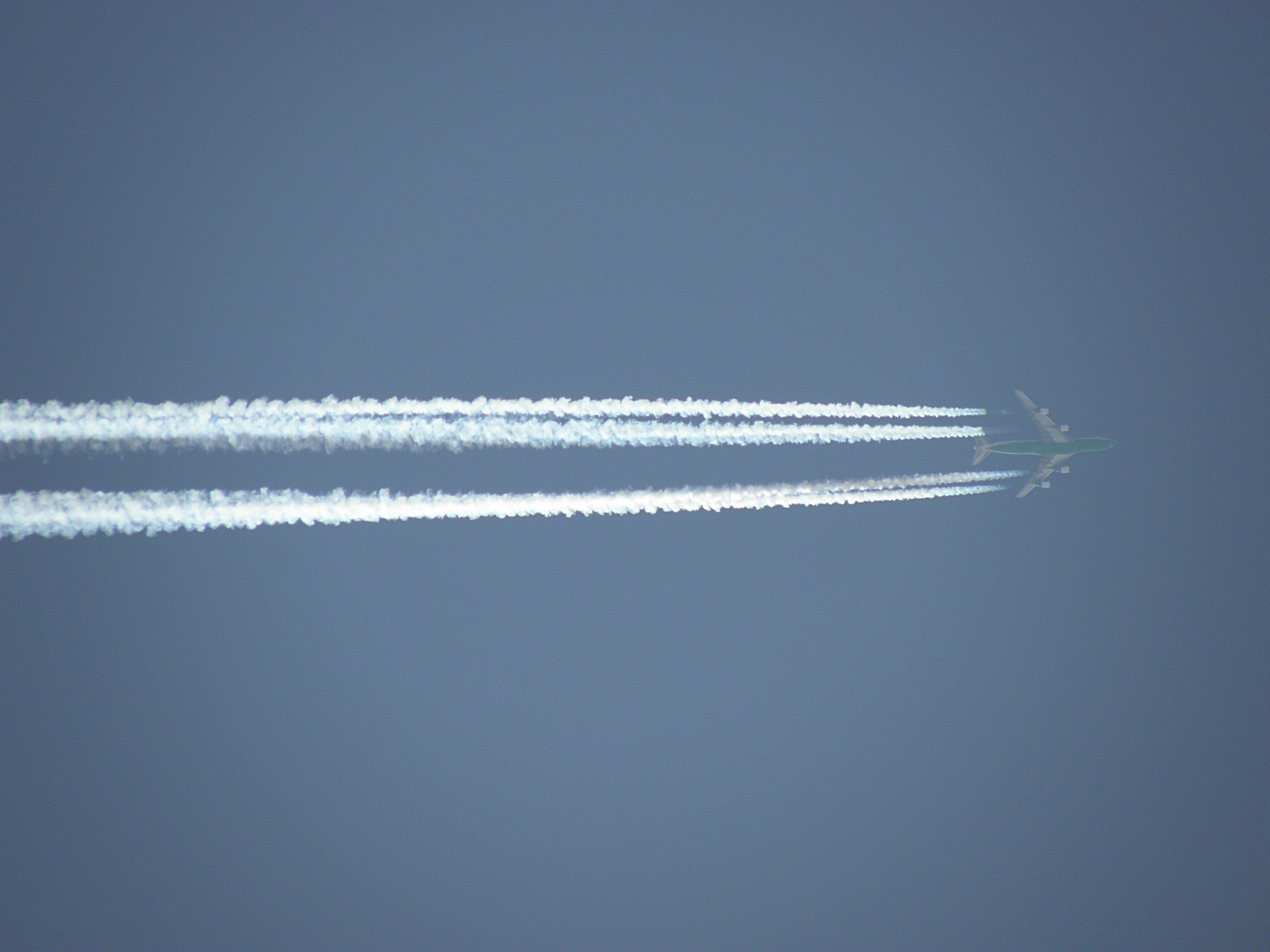 Flugzeug am Himmel