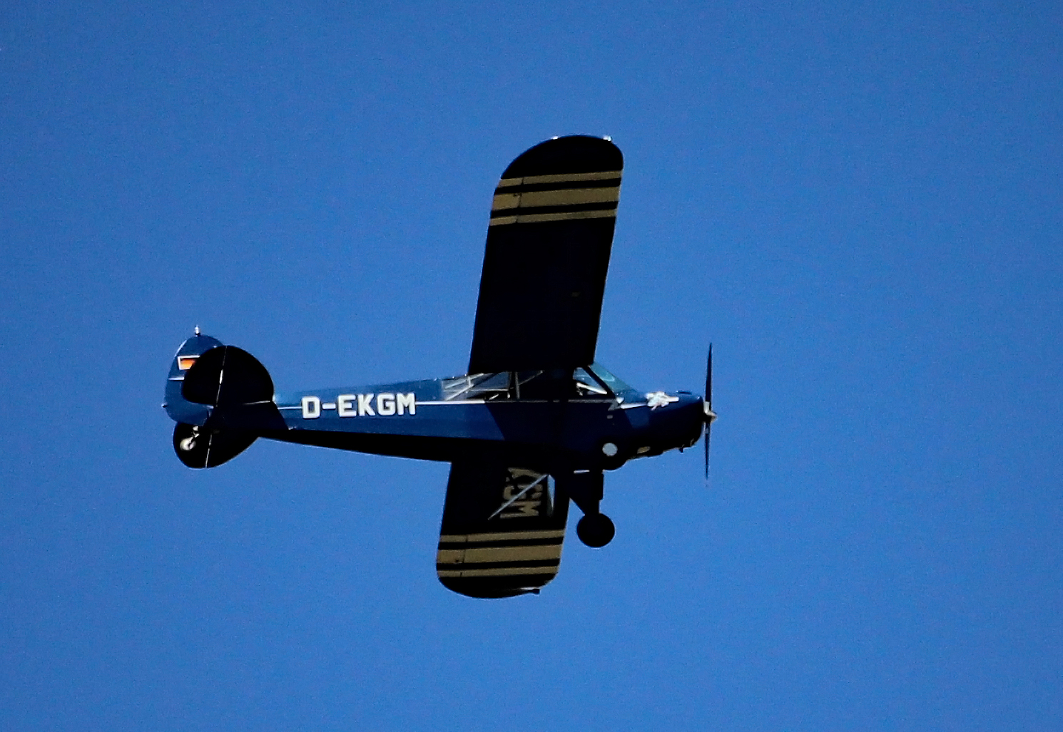 Flugzeug blau,Himmel blau