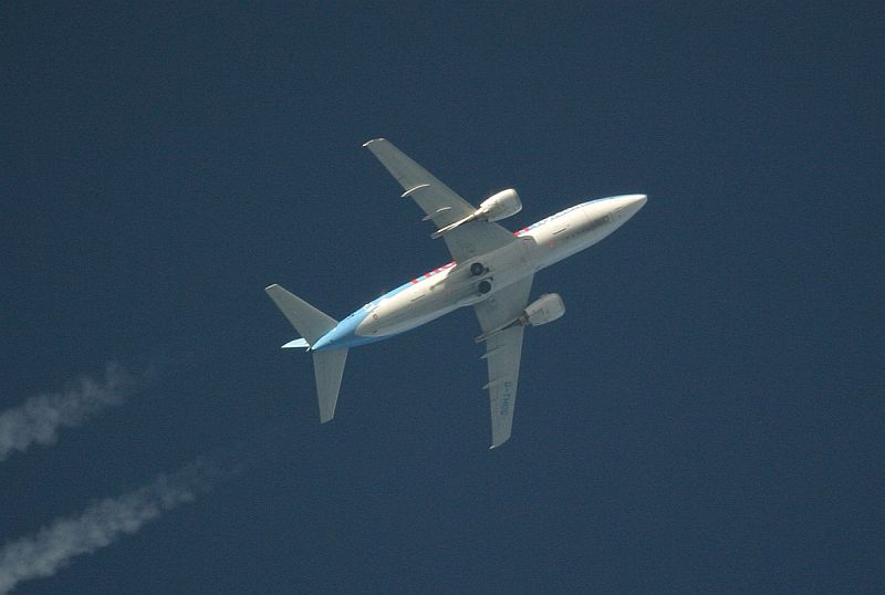 Flugzeug durch 25cm-Teleskop in Reiseflughöhe