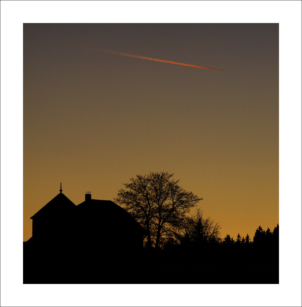 Flugzeug in der Abenddämmerung....