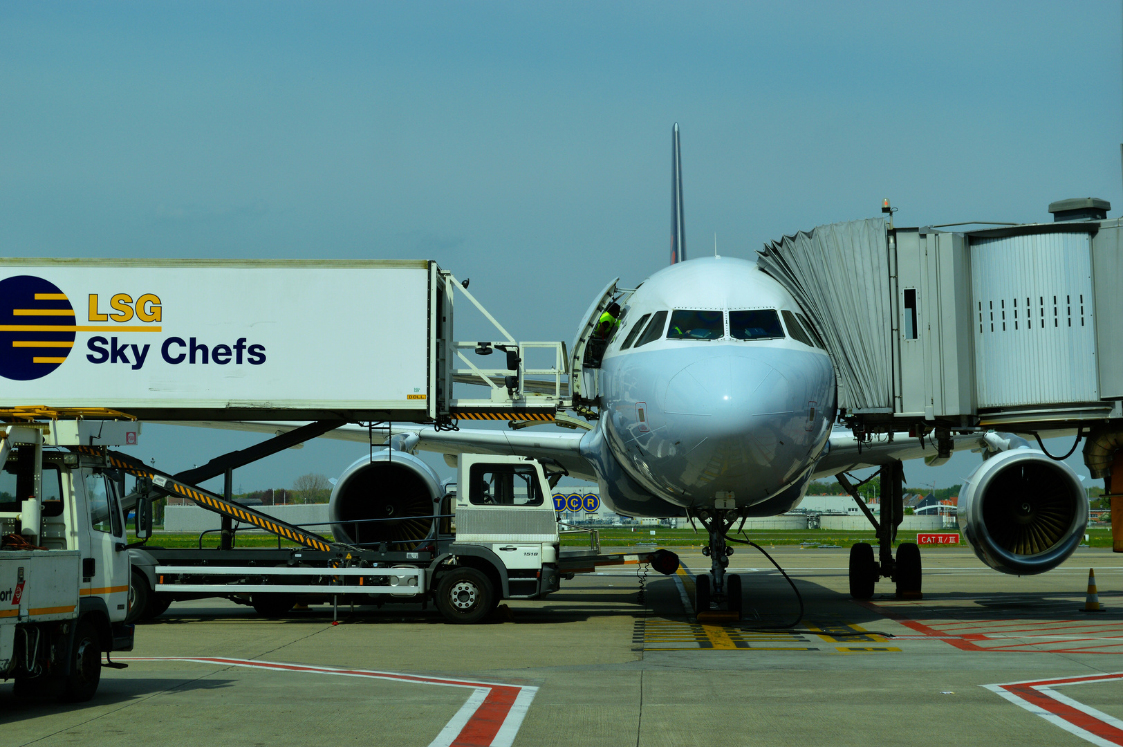 Flugzeugabfertigung am Flughafen in Brüssel