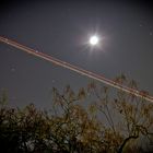 Flugzeuglichter über Frankfurt's Nachthimmel
