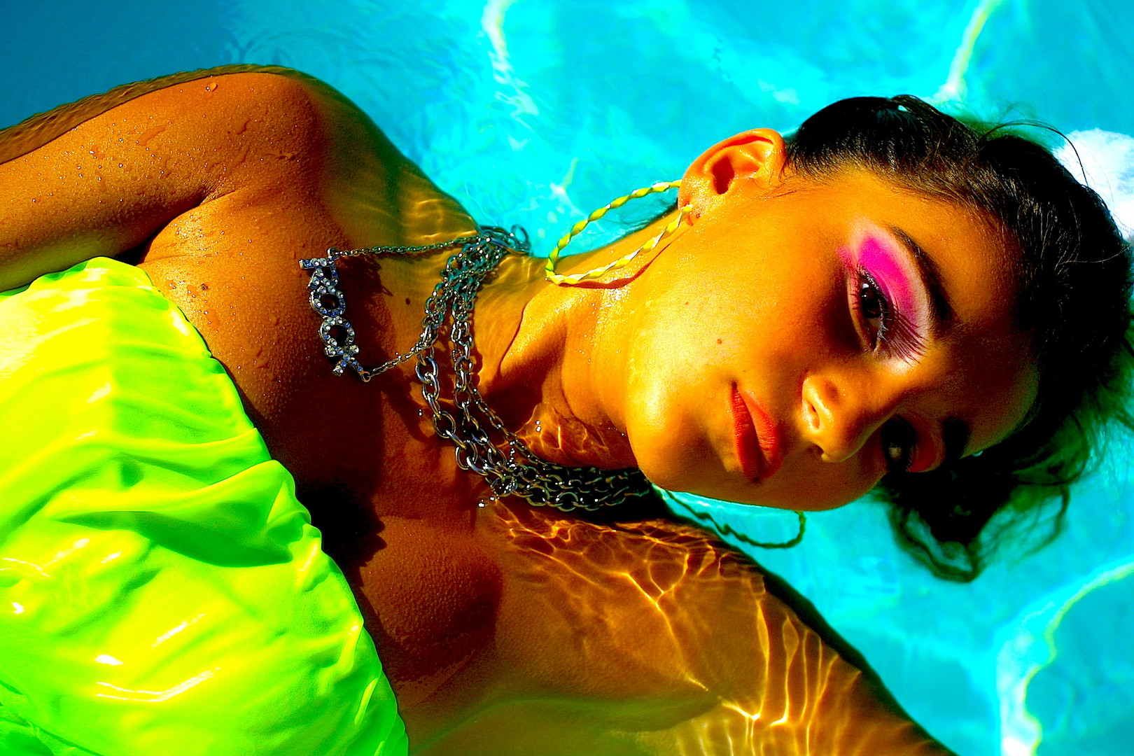 Fluo hAir ShOot