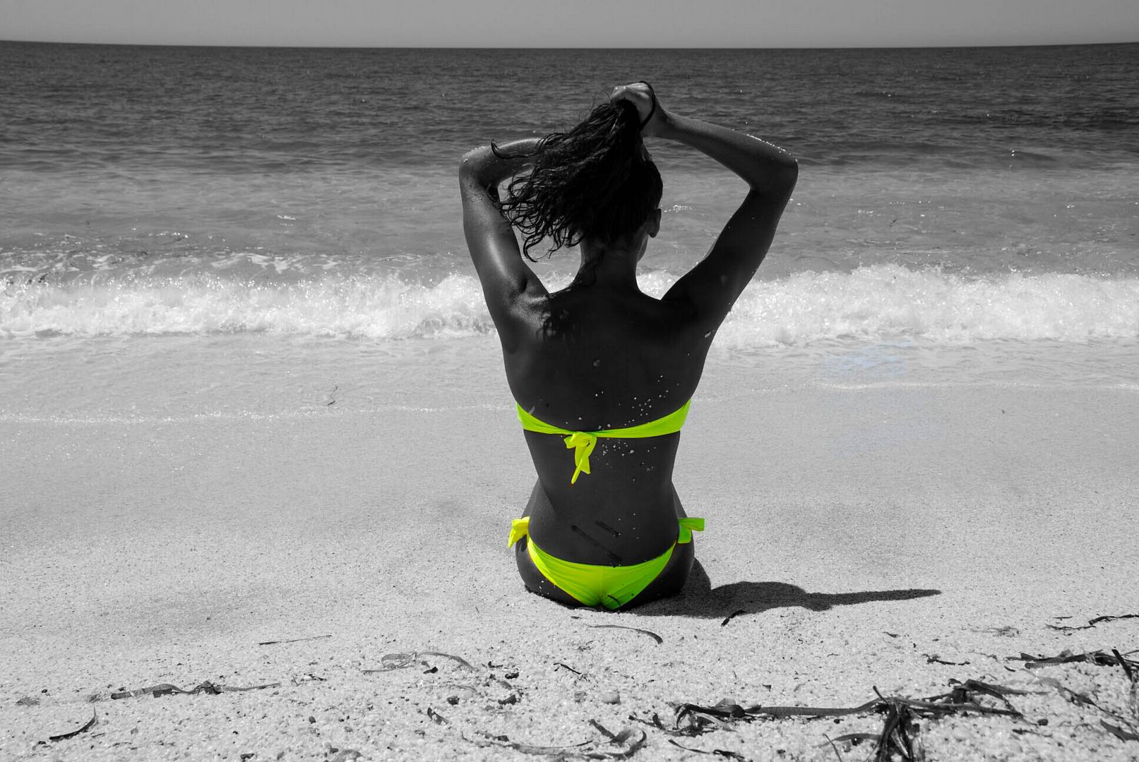 Fluo in the beach