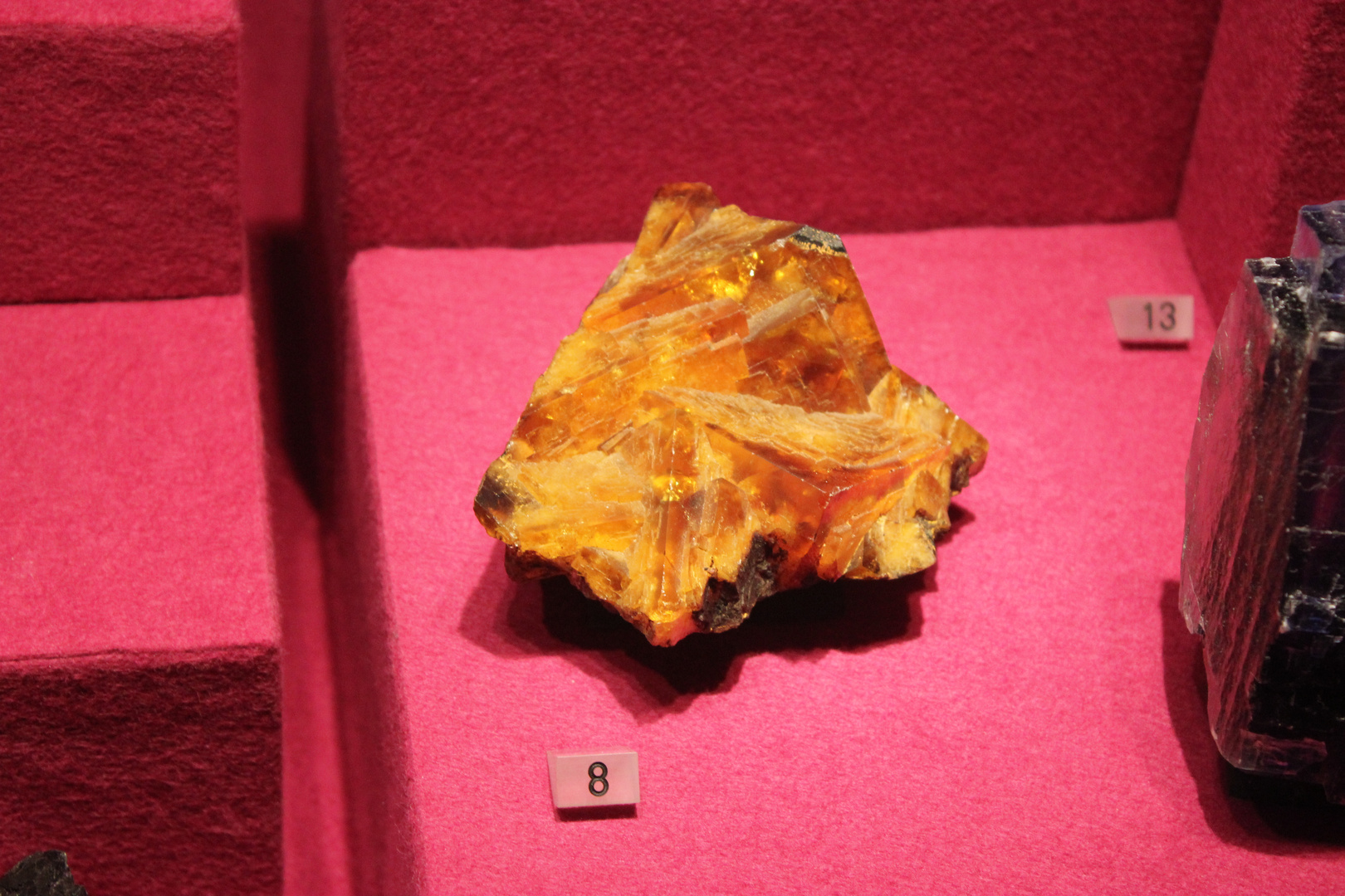 Fluorite @ Mineralogisches Museum Hamburg Ic