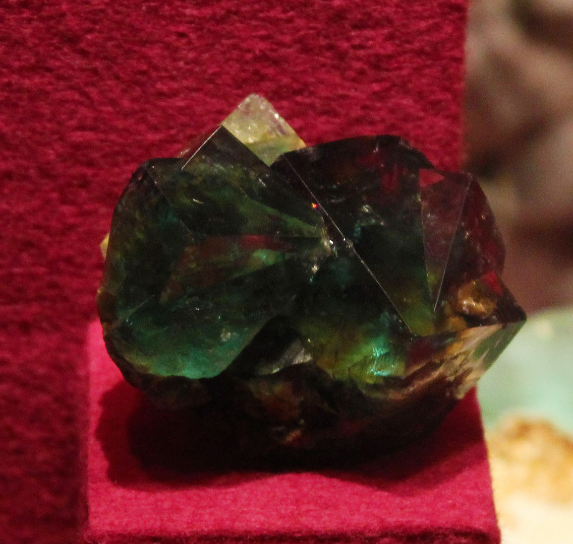 Fluorite @ Mineralogisches Museum Hamburg Ie