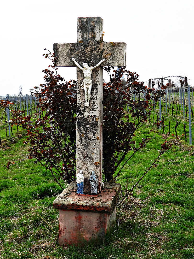 Flurkreuz in den Weinbergen