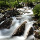 Fluß bei Foss in Fjordnorwegen