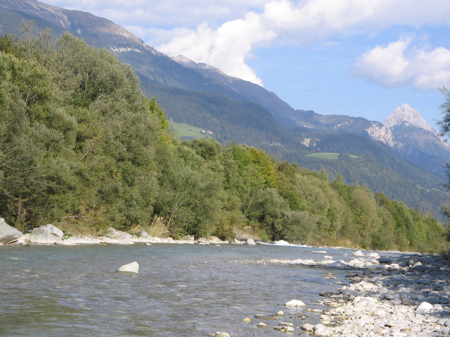 fluss bei kötschach/österreich