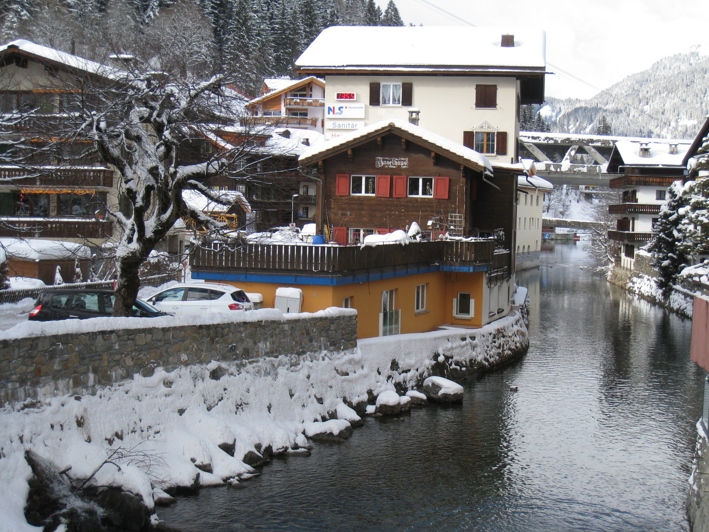 Fluss durch Klosters GR, Schweiz