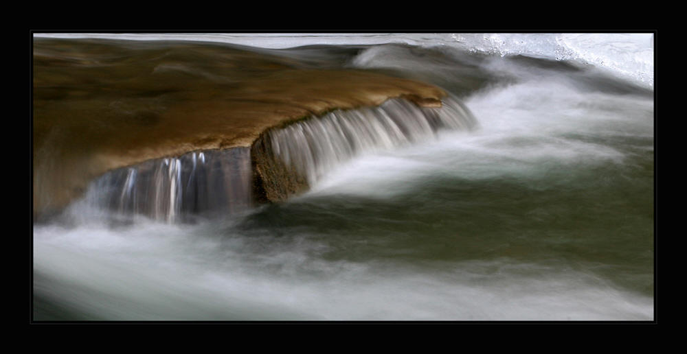 Fluss im Winter