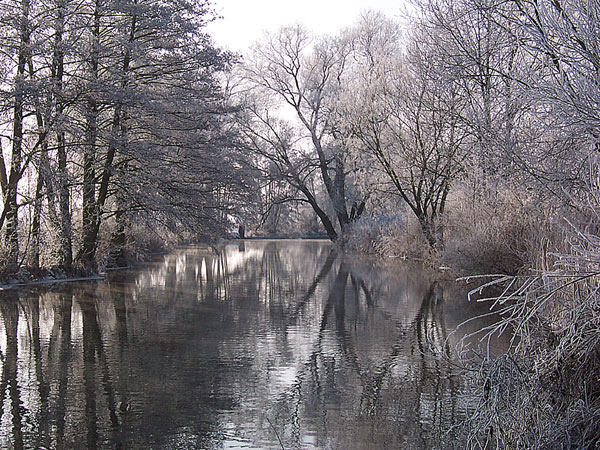 Fluss im Winter