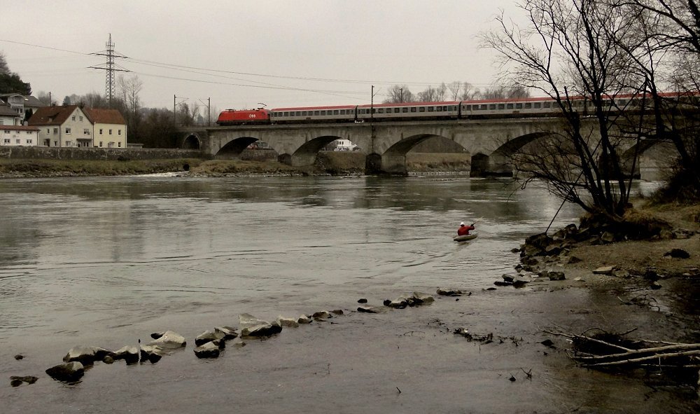 Fluss - Kajak - Bahn