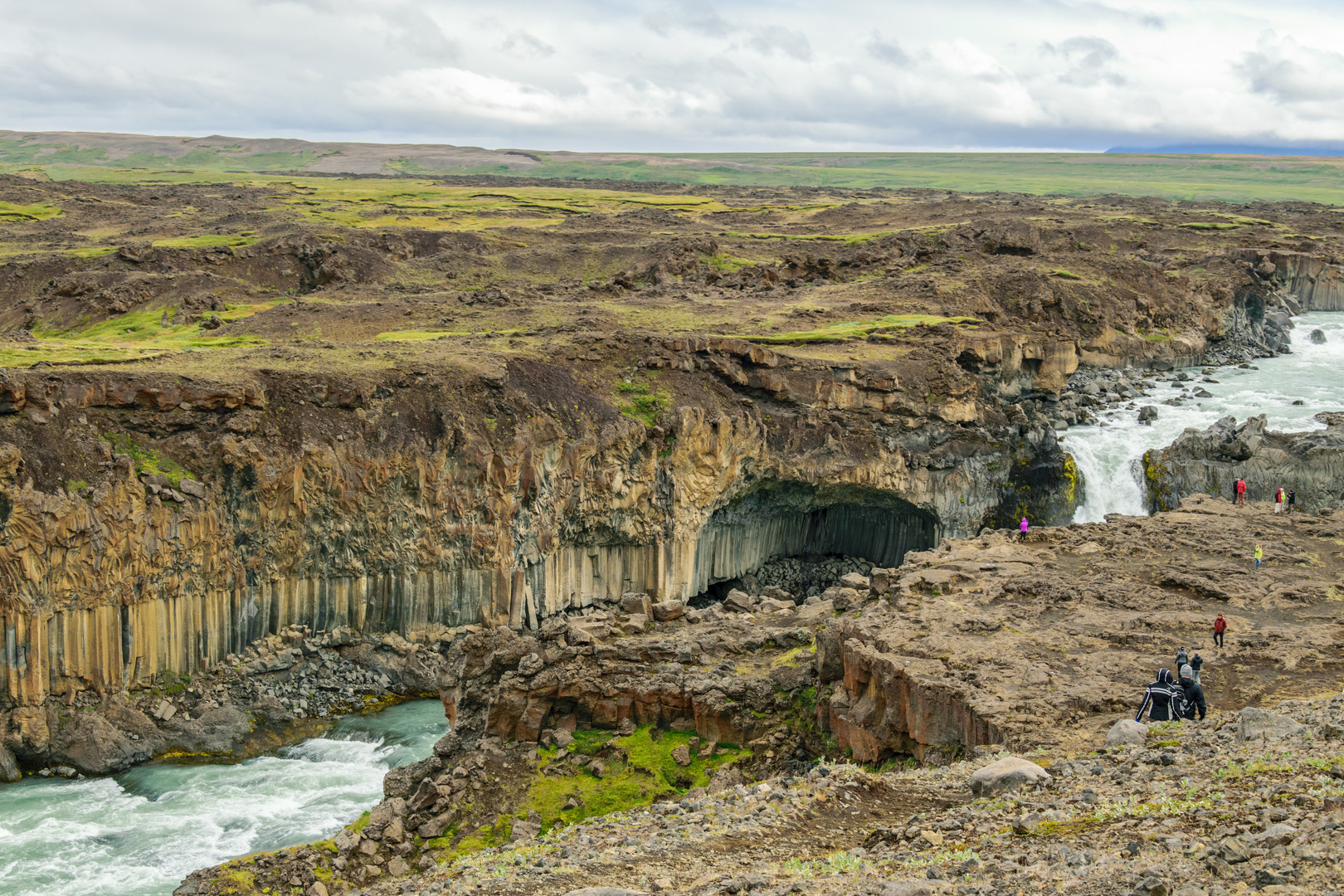 Fluss Skjálfandafljót mit Aldeyjarfoss, Island