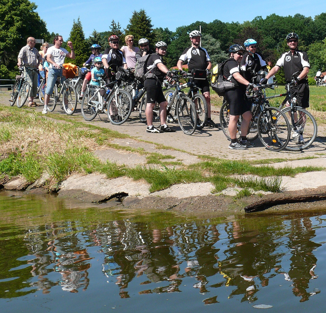 Fluss und Fahrrad - alles im Fluss