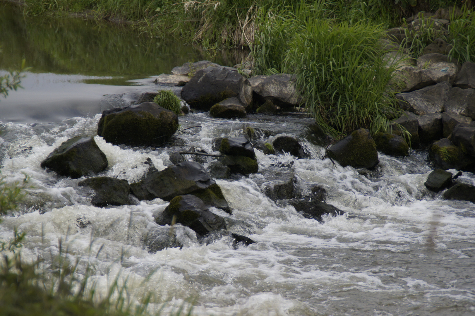 Fluss Wehr 