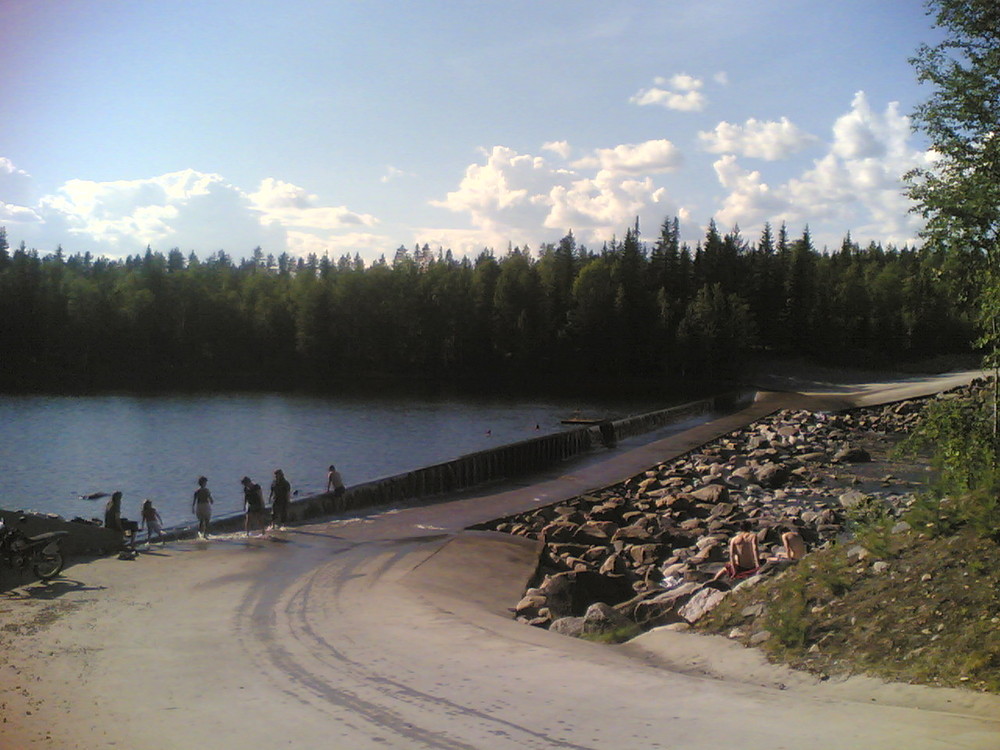 Flussbad in Murjek 27°C Wasser (Lappland im Sommer 2005)