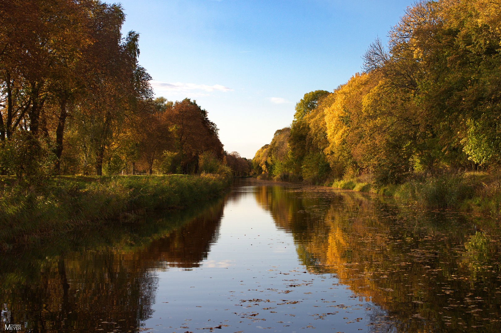 Flussfahrt auf der Havel im Herbst