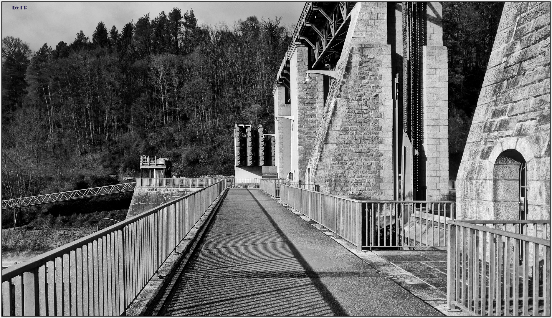 Flusskraftwerk Rheinsfelden am Rhein