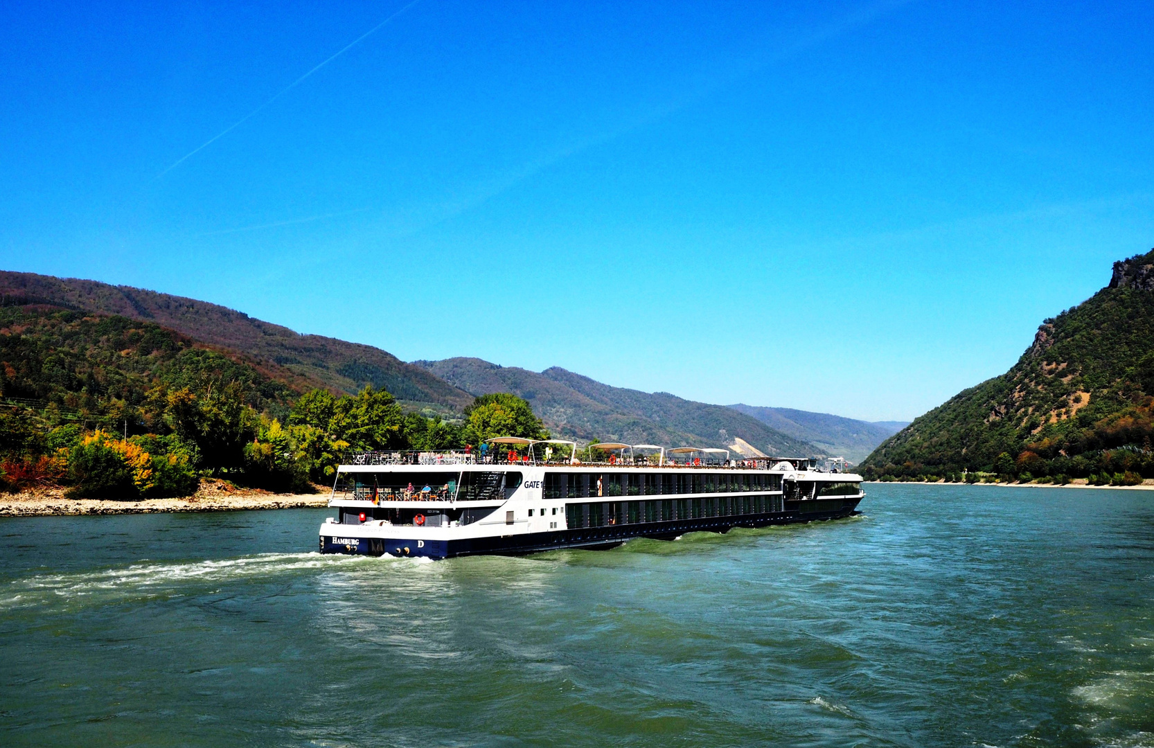 Flusskreuzfahrtschiff auf der Donau