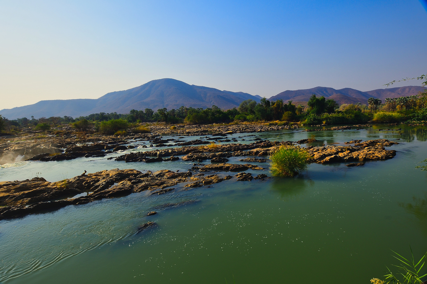 Flusslandschaft am Kunene