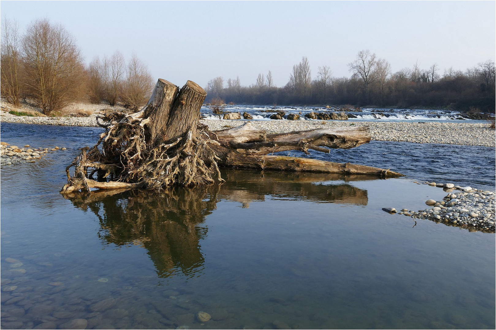 Flusslandschaft an den...