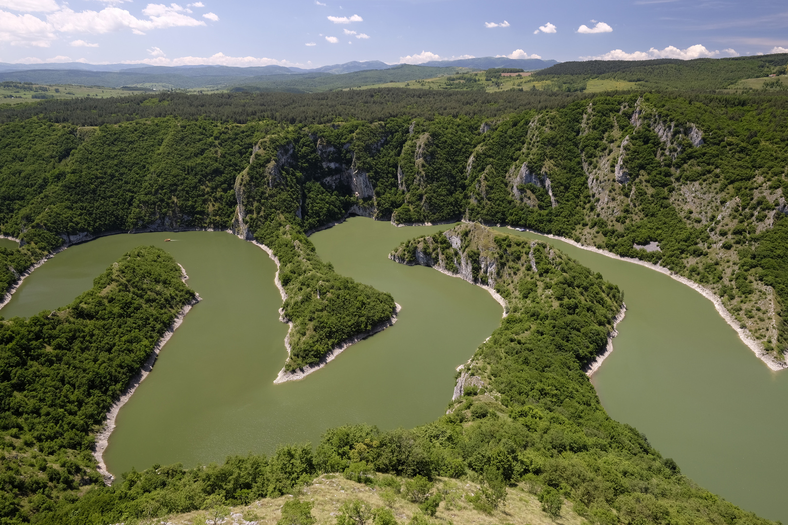 Flußlandschaft in Serbien