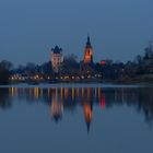 Flusslandschaft zur Blauen Stunde