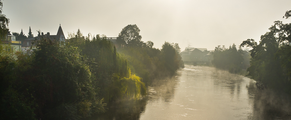 Flusslauf am Morgen