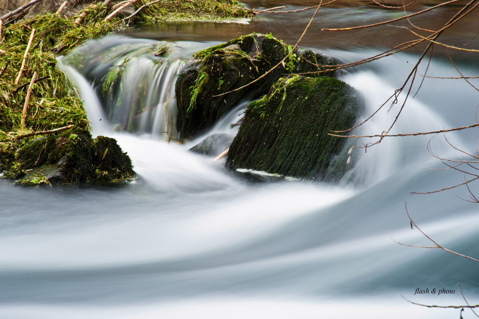 Flusslauf in Zeitlupe